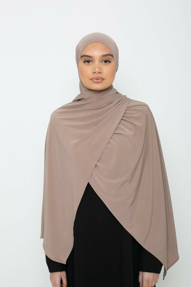 premium-hijab-sandy-jersey-dark-taupe (2)